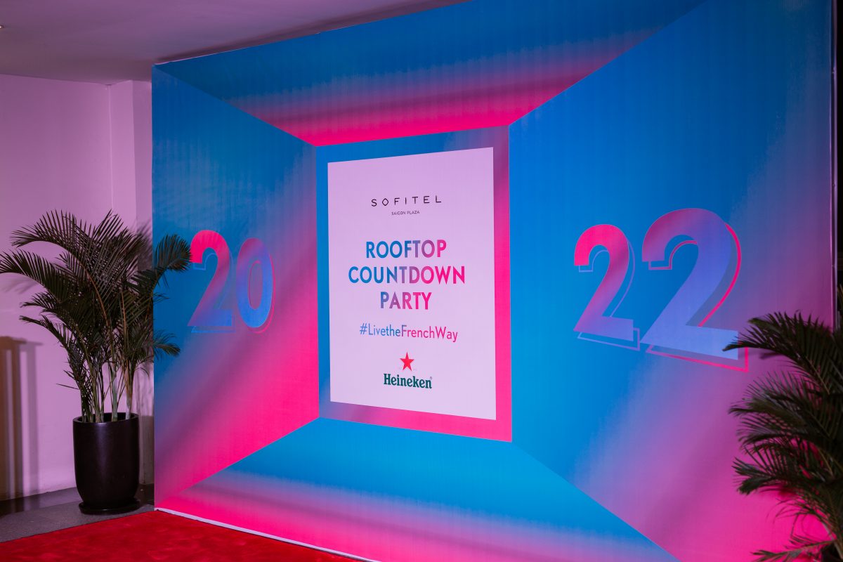 ROOFTOP COUNTDOWN PARTY